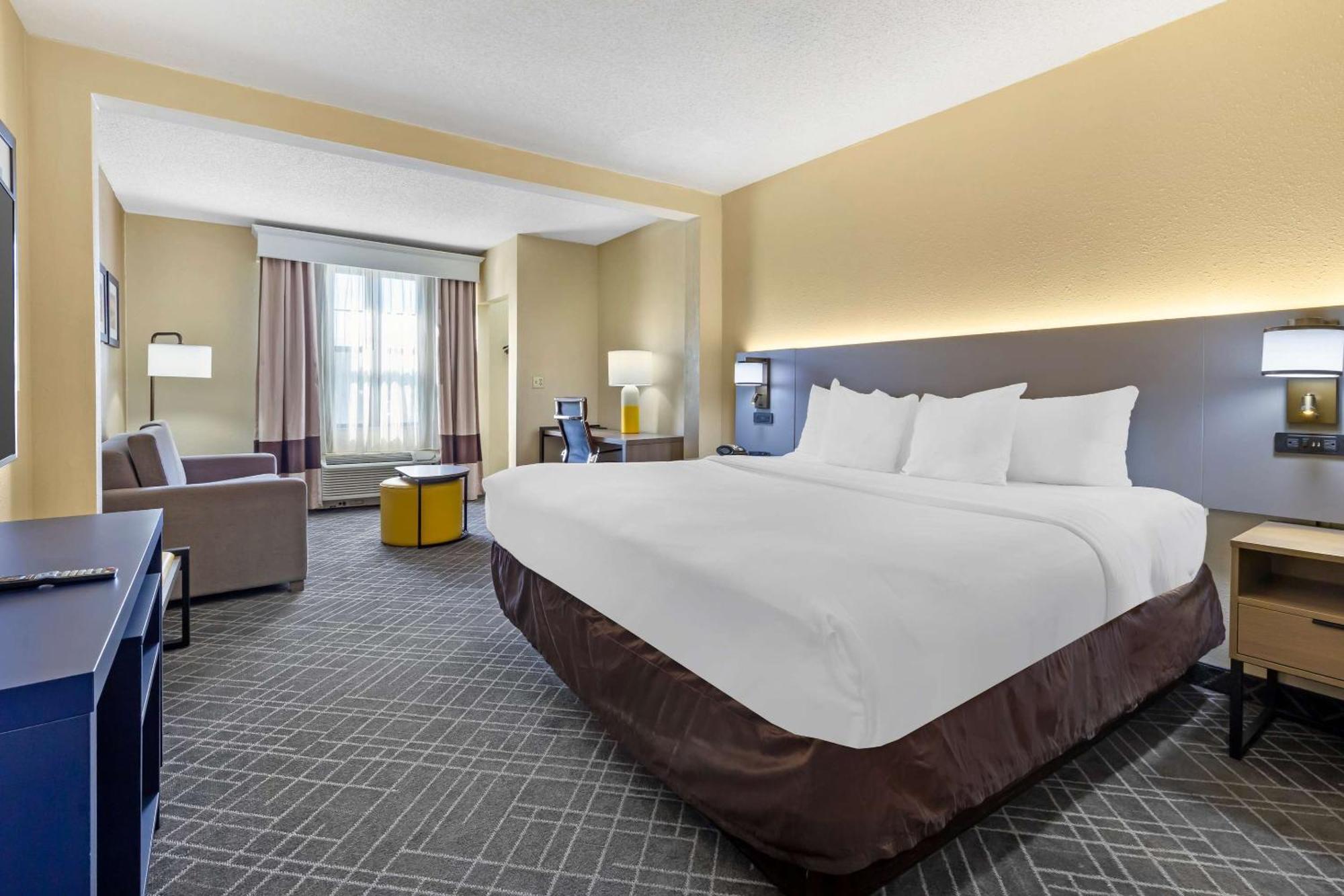 Comfort Suites Hanes Mall Winston-Salem Zewnętrze zdjęcie