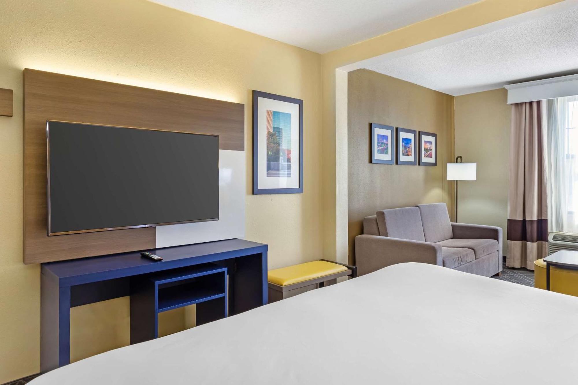 Comfort Suites Hanes Mall Winston-Salem Zewnętrze zdjęcie